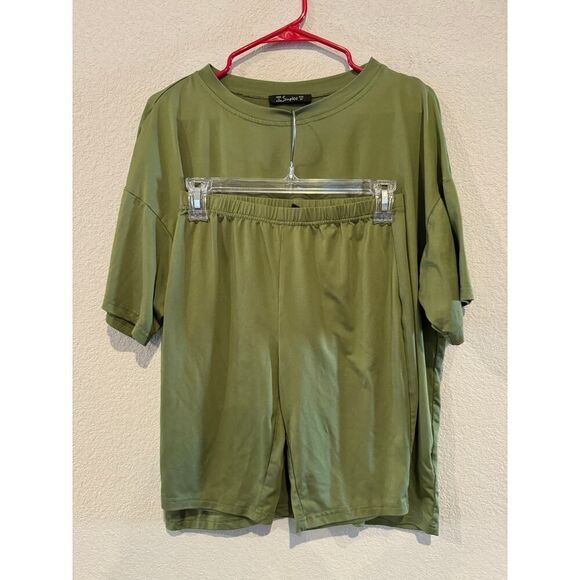 Simplee Women's Size Medium Loungewear 2 Piiece Set Top & Shirt‎ Olive Green - Picture 1 of 6